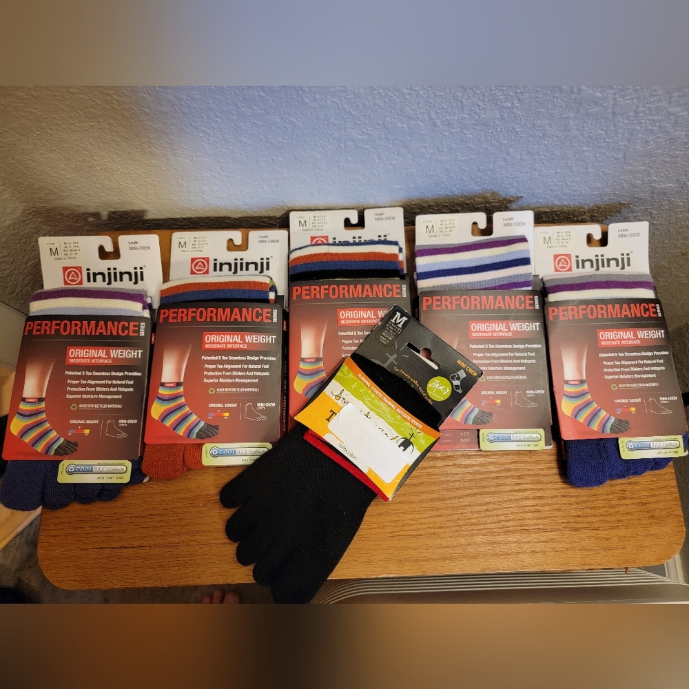 Lot Of 6 Pairs Of Micro Crew Toe Socks - Injinji And Smartwool Size Medium